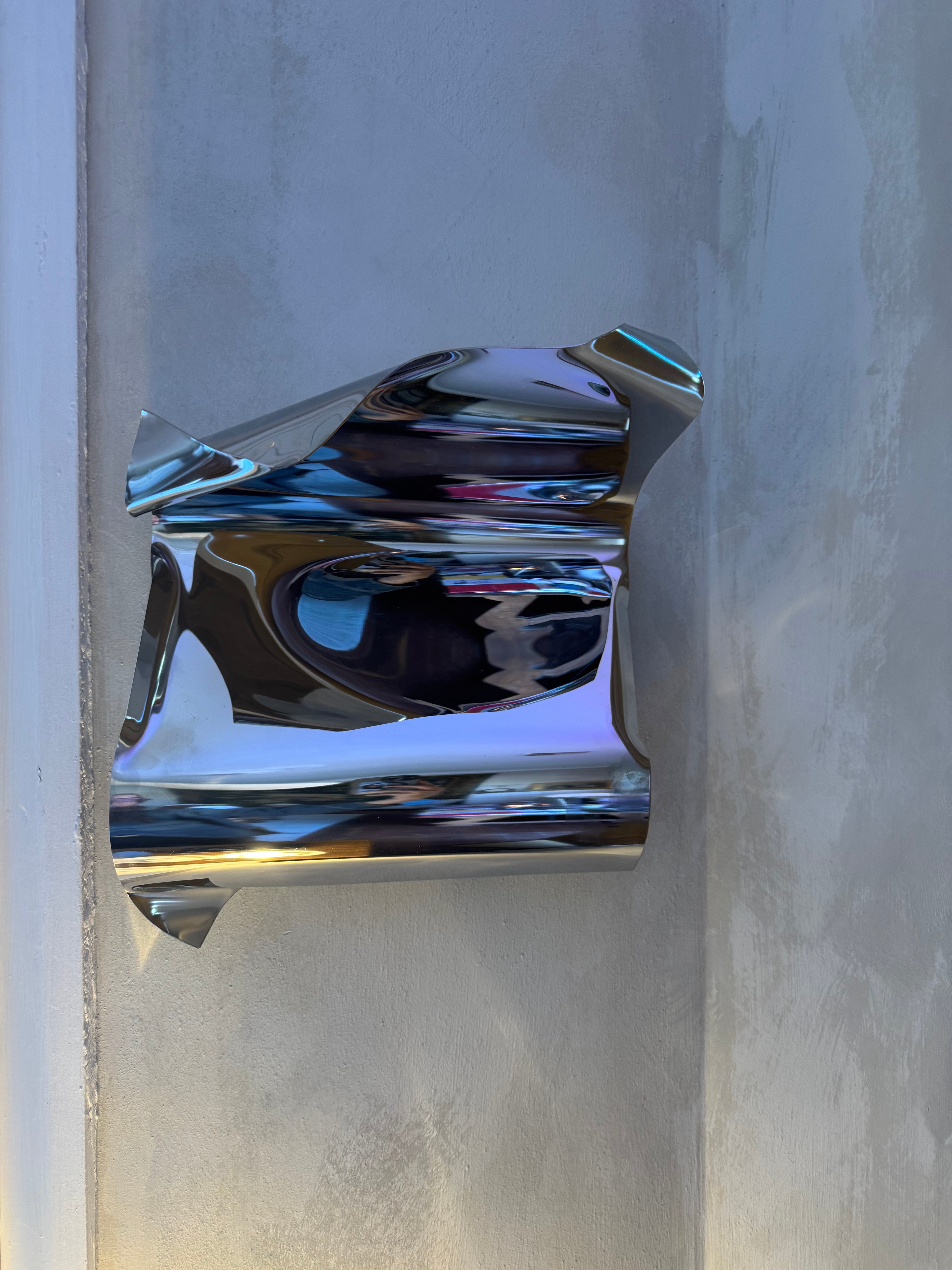 Handcrafted modern steel sculpture 40cm x 38cm