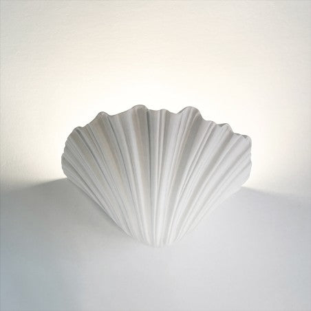 Contemporary French wall light in plaster