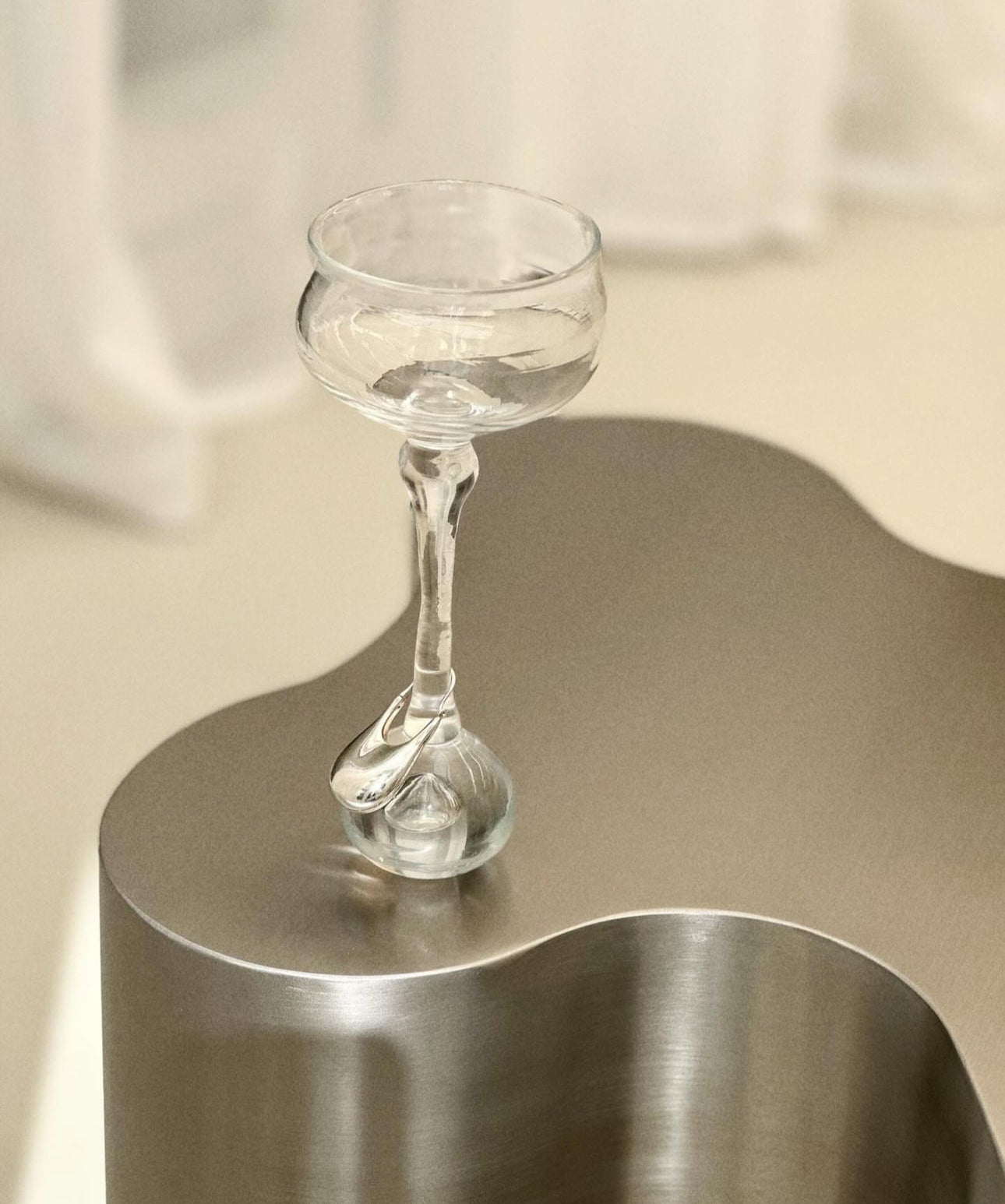 Contemporary art table, dynamic reflections