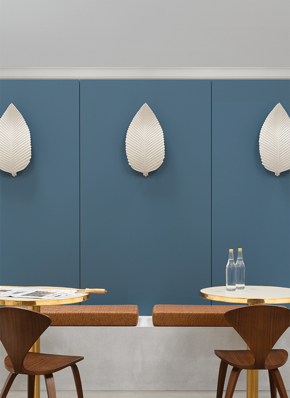 Leaf design plaster sconce French style