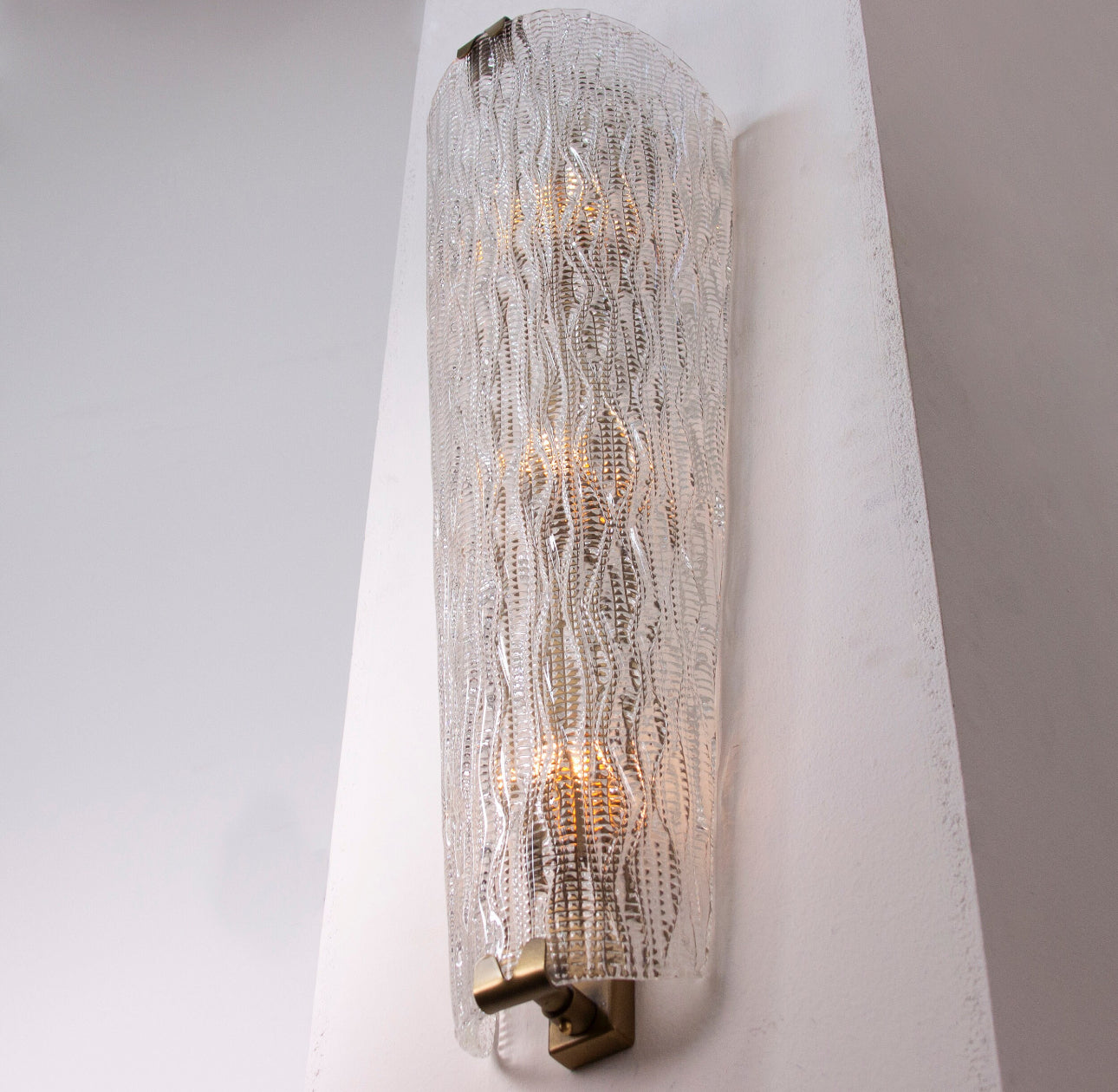 Handmade textured Italian wall lamp