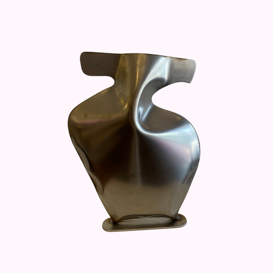 Steel Vase I by Duzi Objects