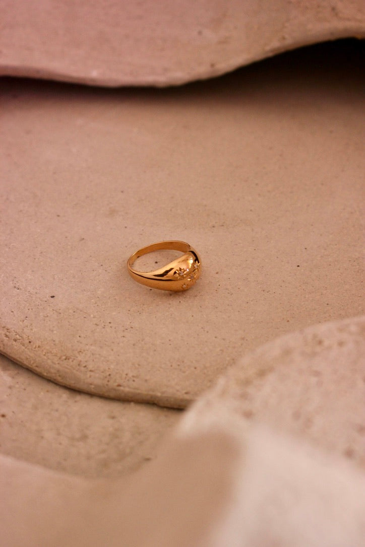 French Bombé Domed Ring