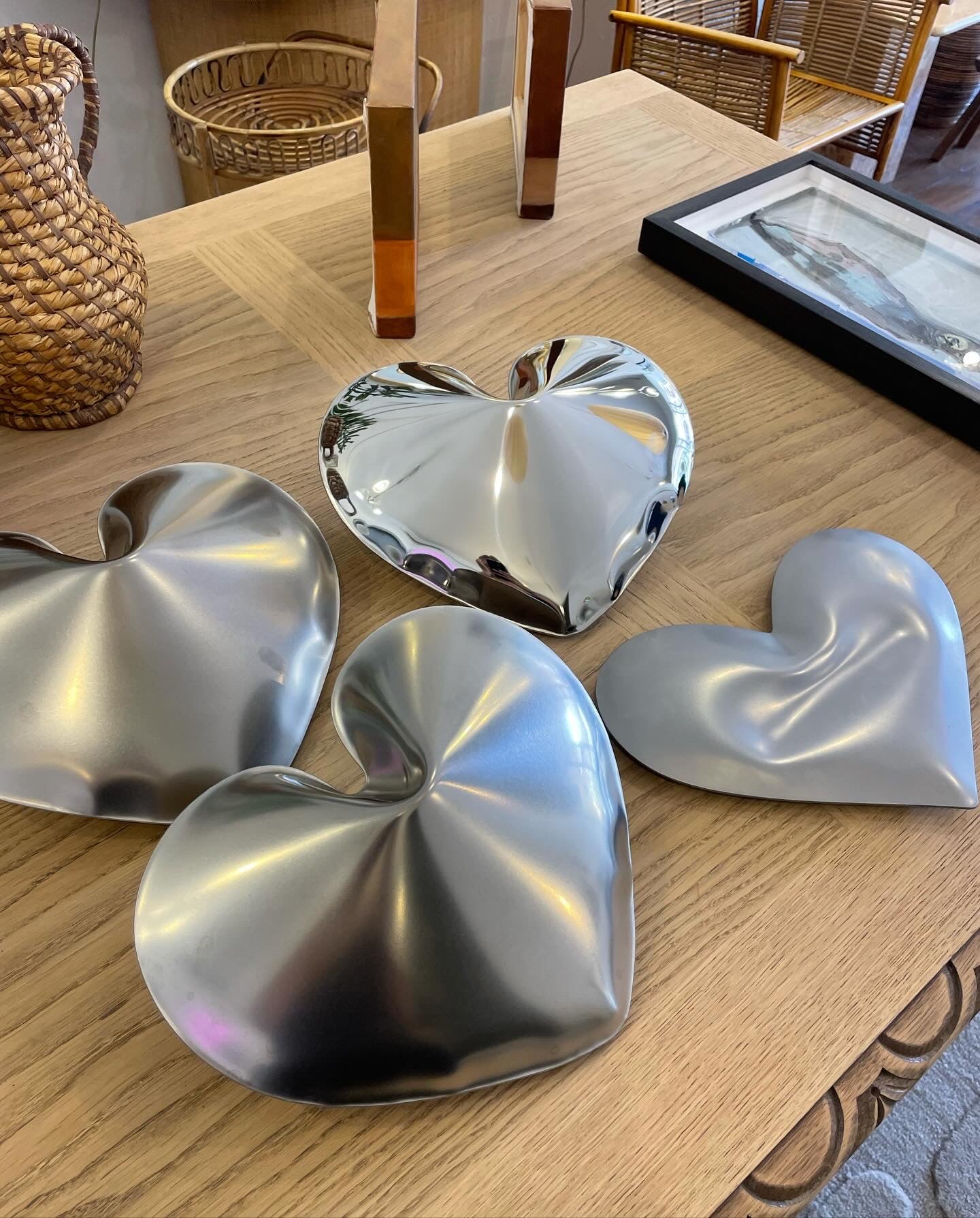 Puffy Heart steel sculpture by Duzi Objects