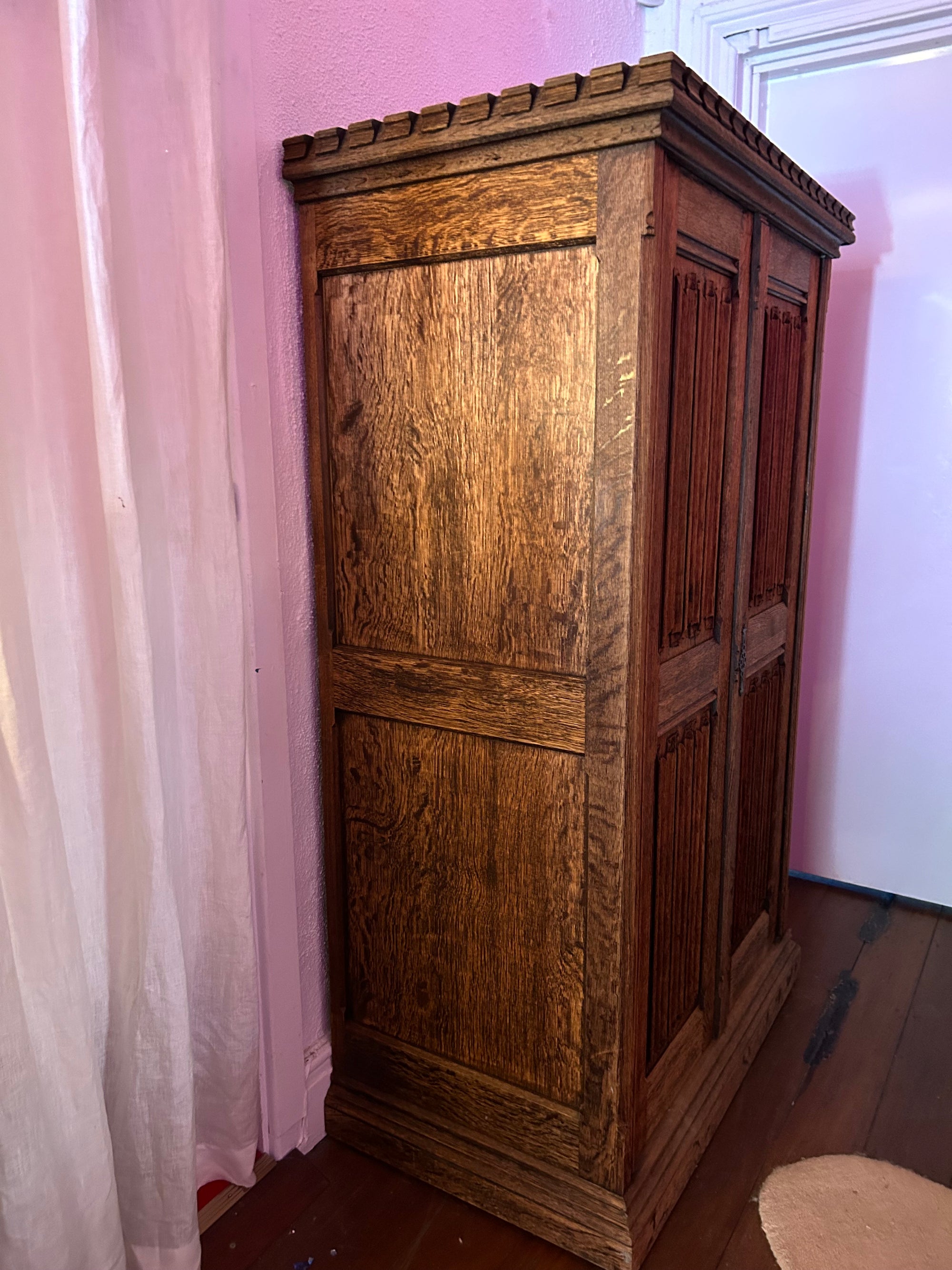 Tall oak Neogothic Belgian organiser cabinet