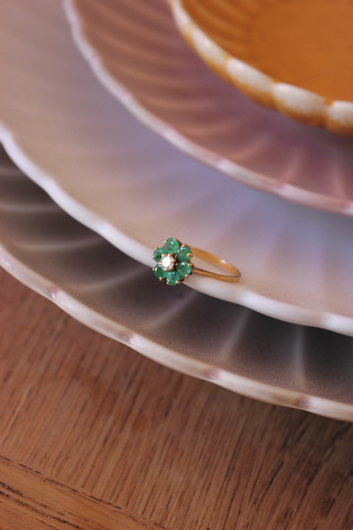 French Art Deco Emerald Daisy Ring