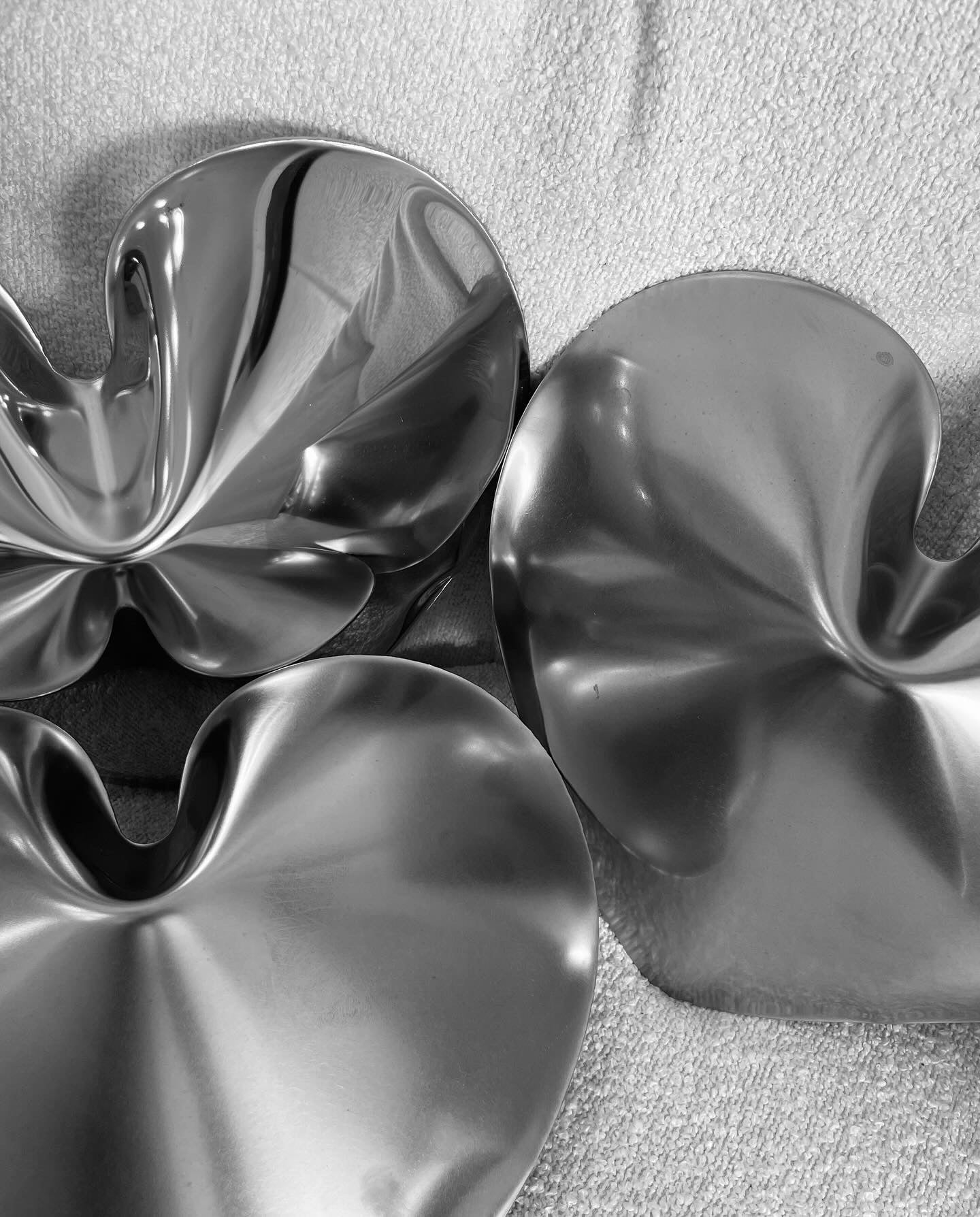 Puffy Heart steel sculpture by Duzi Objects
