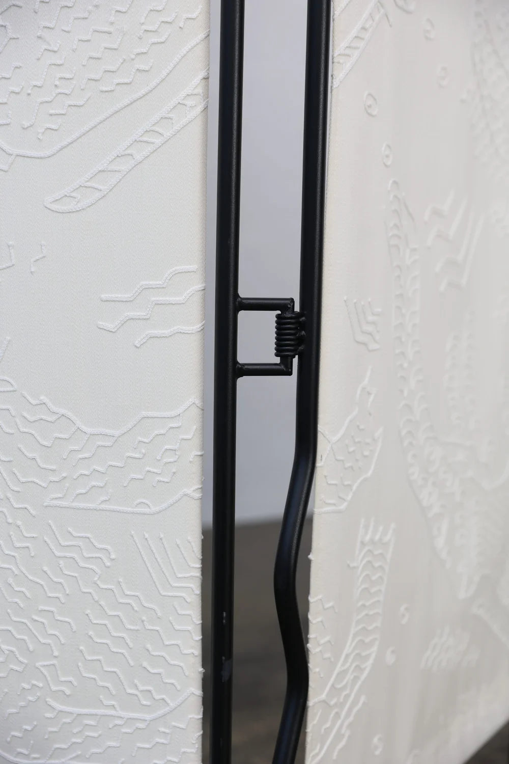 Alto Screen by The Good Living & Co