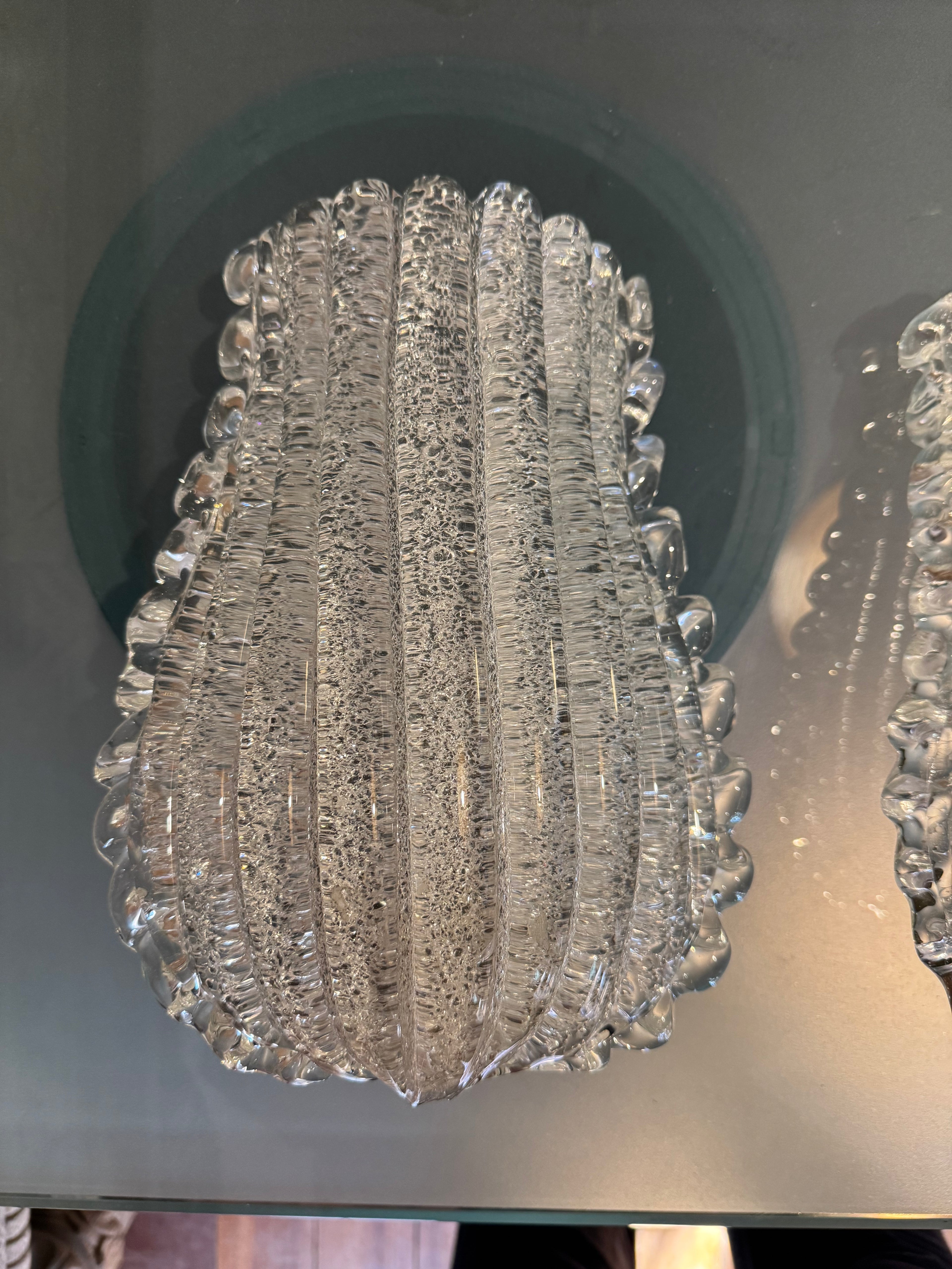 Pair of 1930s Barovier Murano Sconces with Scalloped Edge