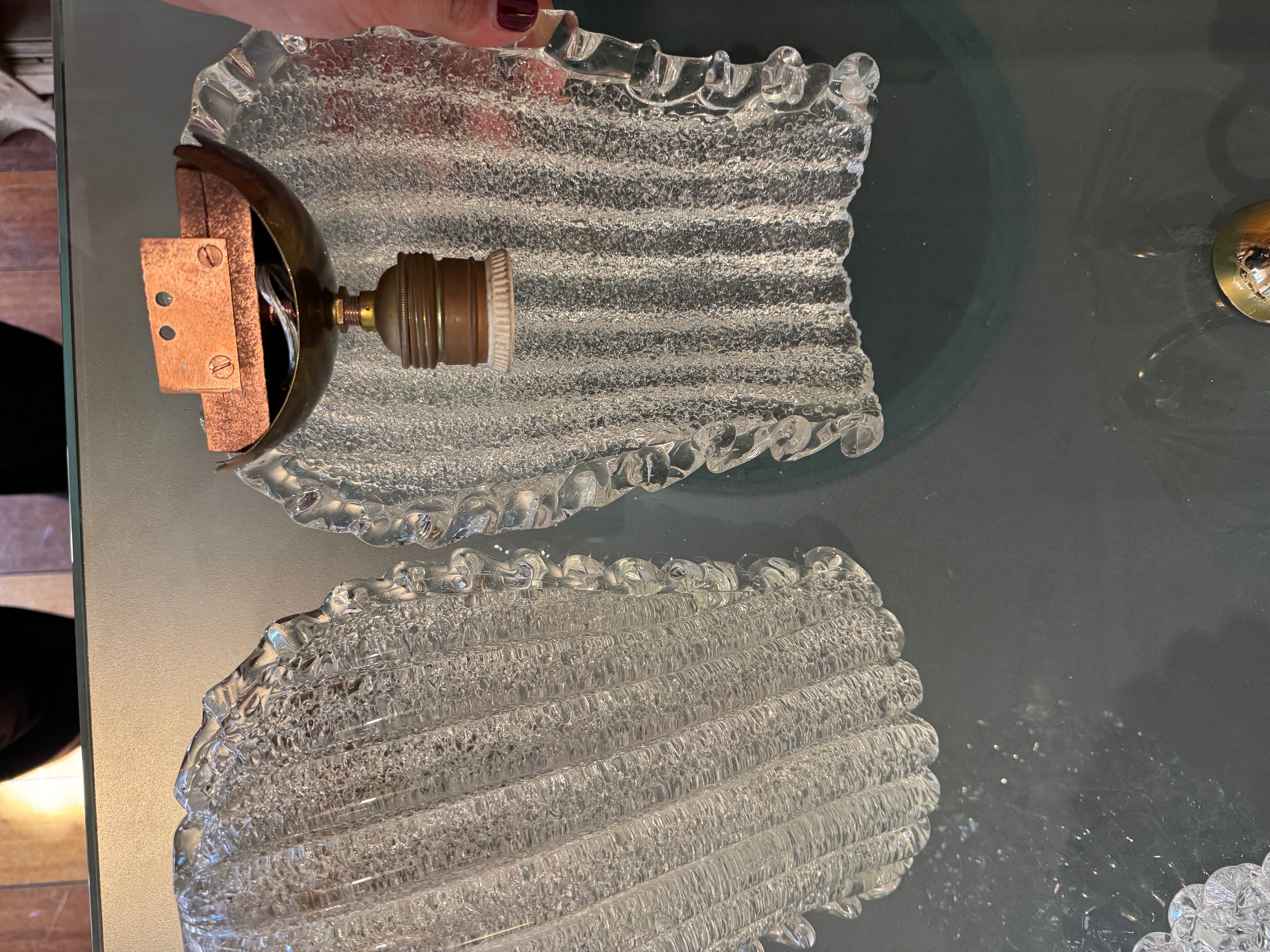 Pair of 1930s Barovier Murano Sconces with Scalloped Edge