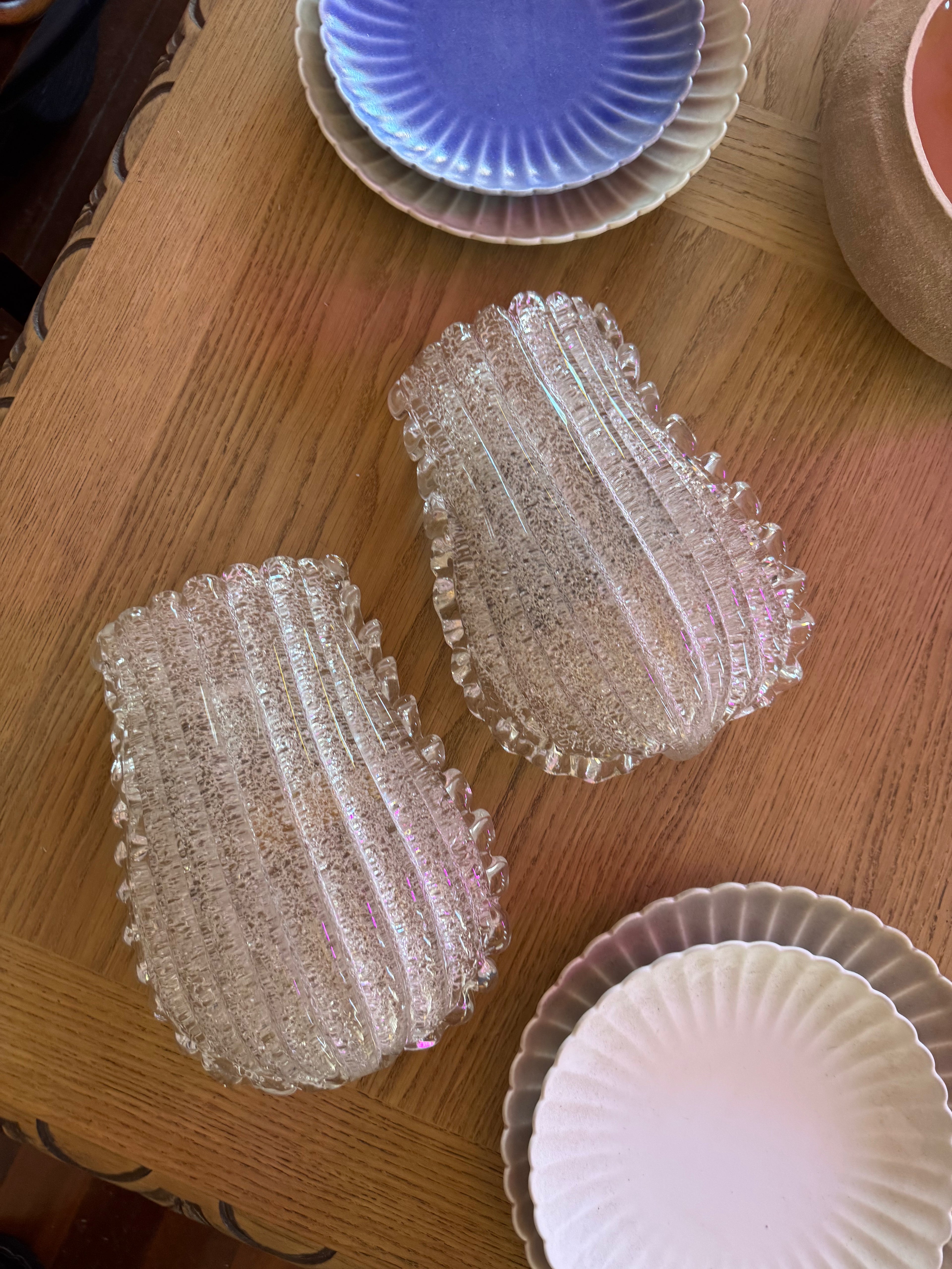 Pair of 1930s Barovier Murano Sconces with Scalloped Edge