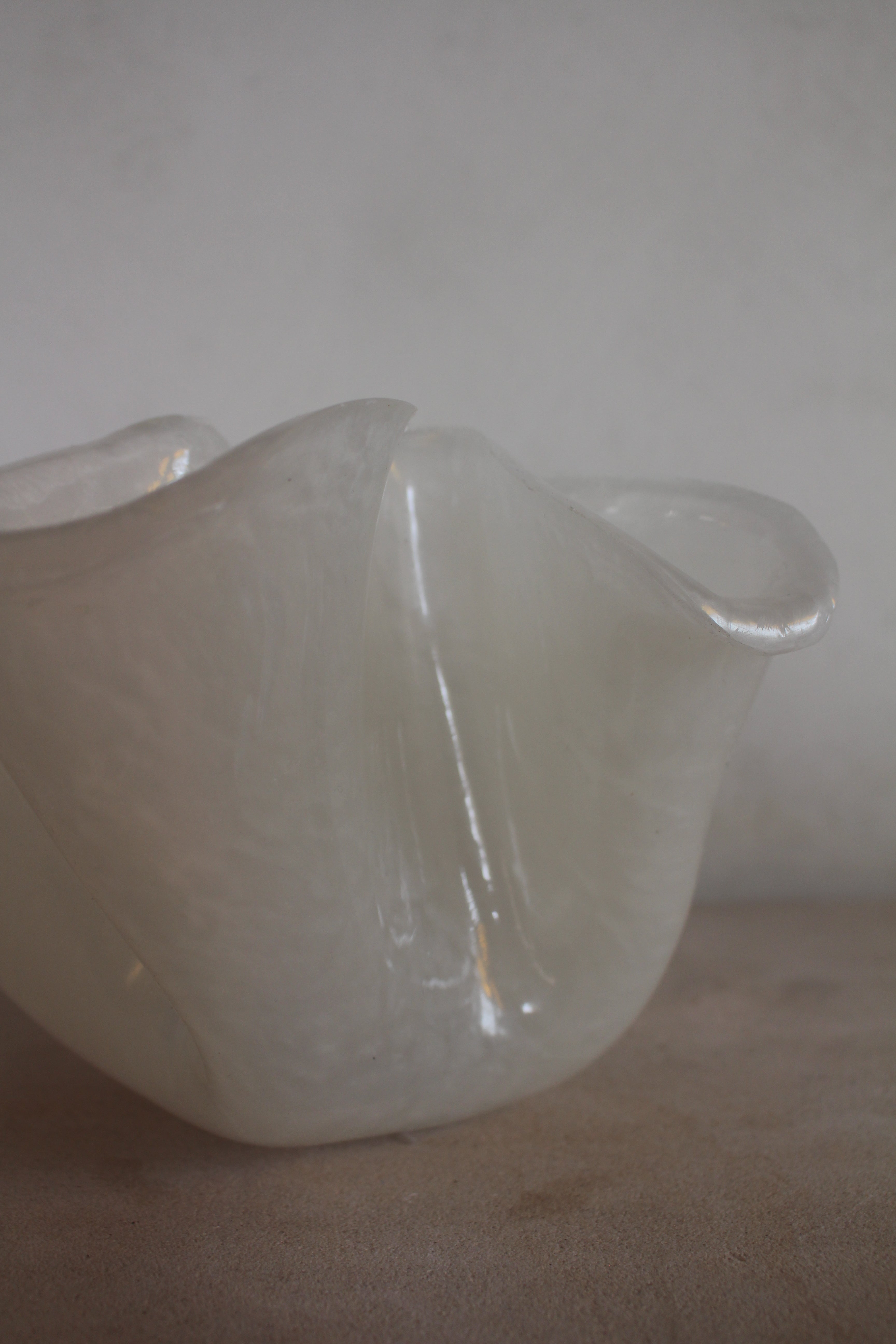 Pearl Resin vase by Mariel (medium)