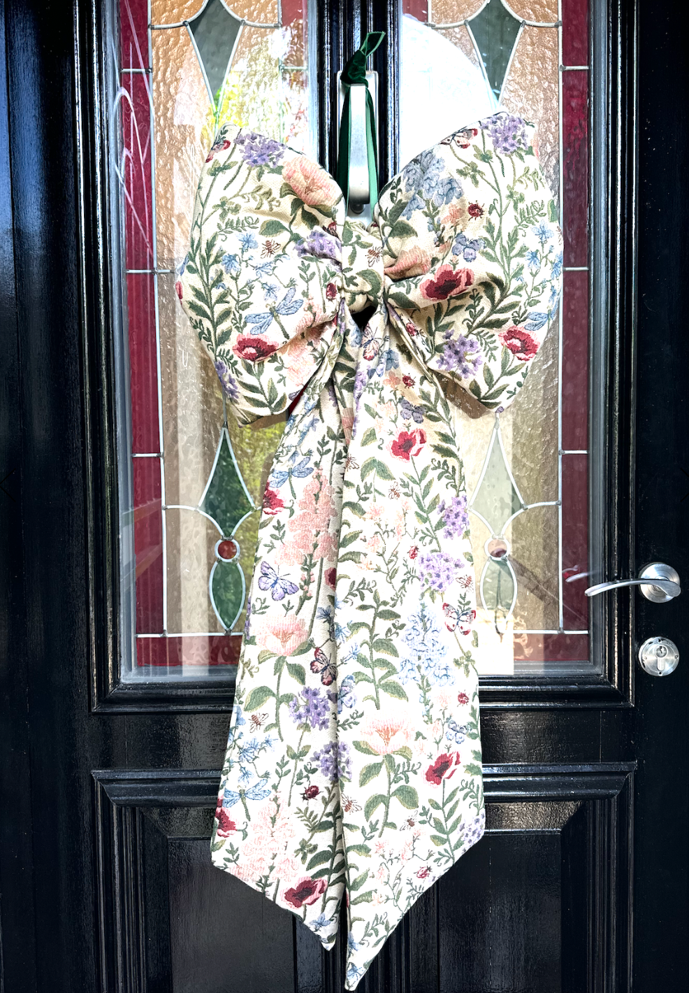 Garden Tapestry Bow by Rose Van-Eyk
