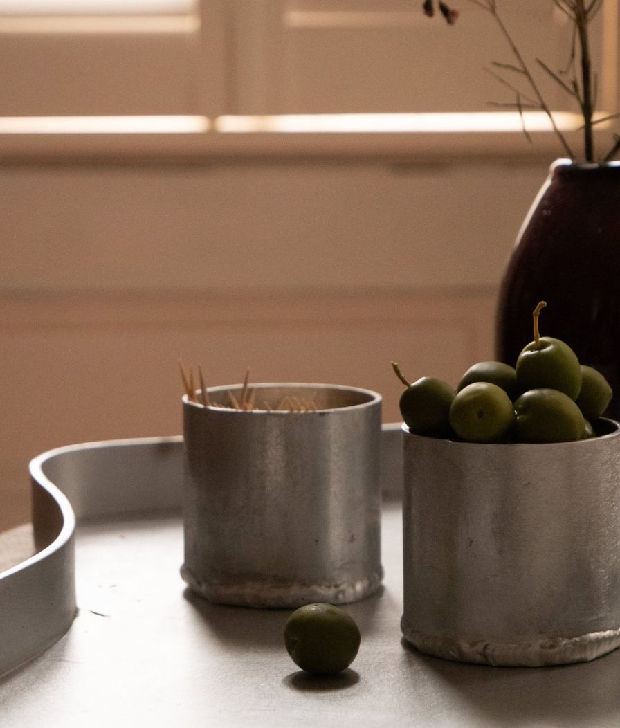 The short cup by Six Dots Design