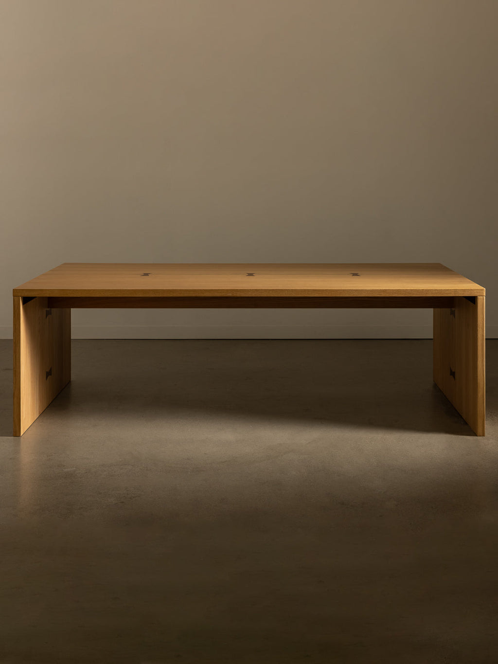 Bowtie dining table front elevation