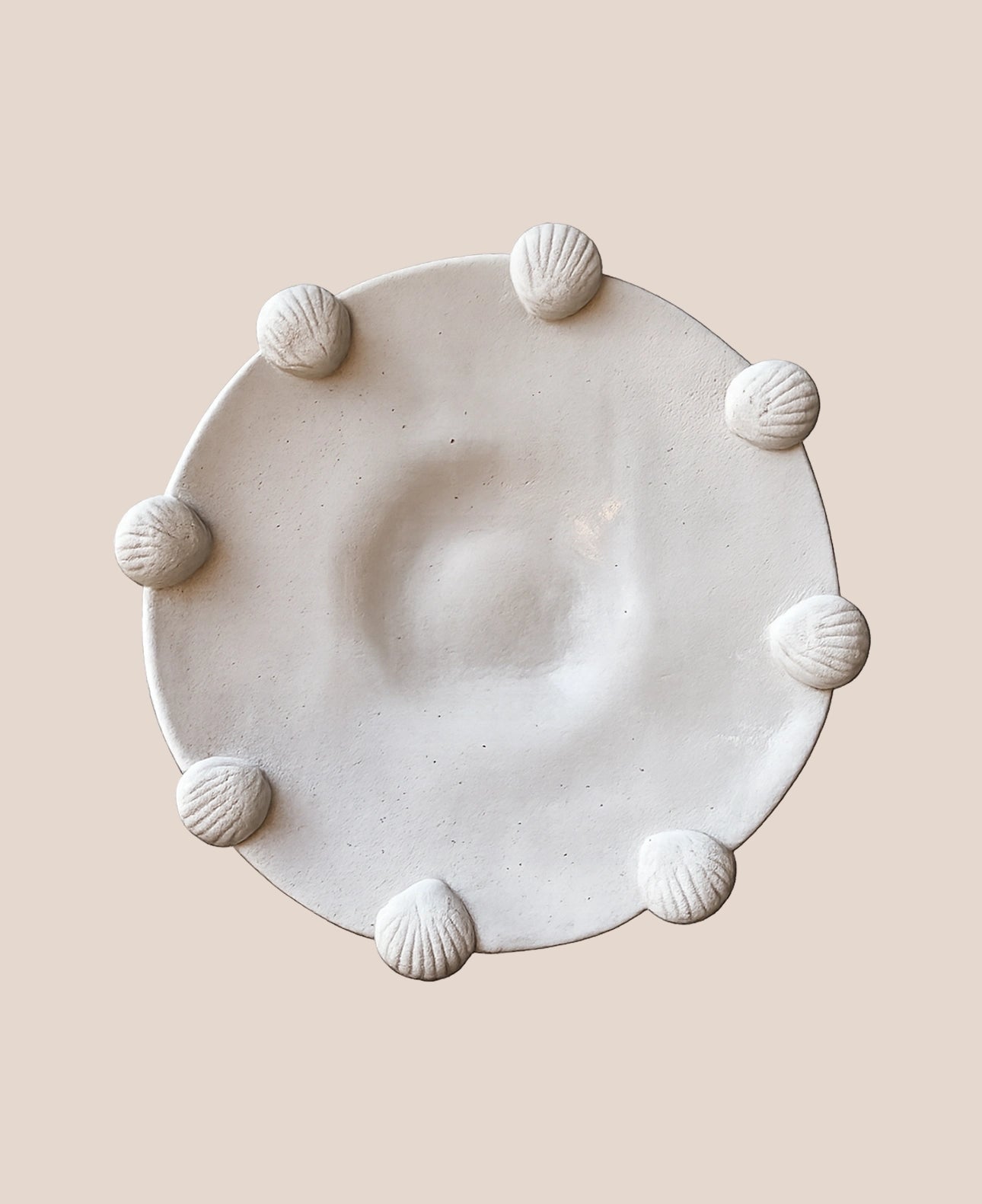 ceramic-shell-platter-by-jasmine-raisbeck