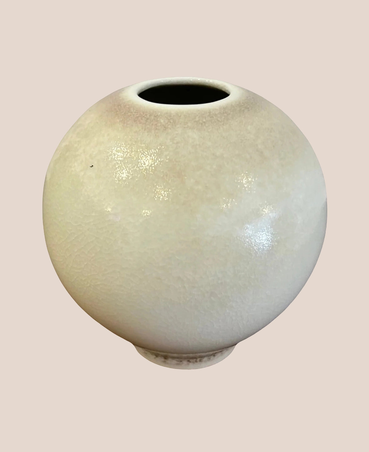contemporary-moon-jar-tabletop-_150mm_-in-velvet-landscape
