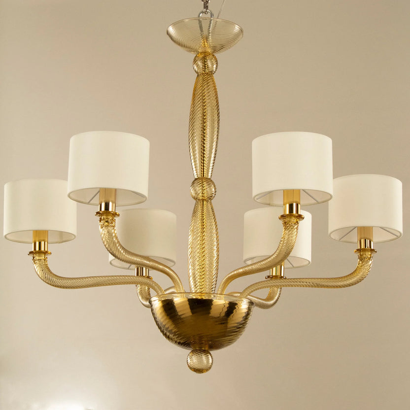 Murano glass chandelier with lampshades detail