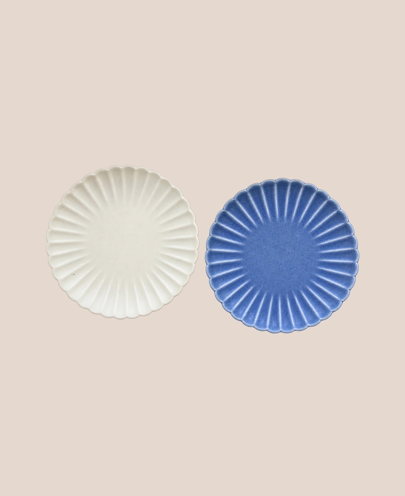 petal-plate-medium-feast-by-house-editions-handcrafted-porcelain-plate