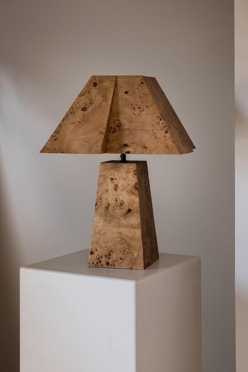 Bohan burlwood lamp front view