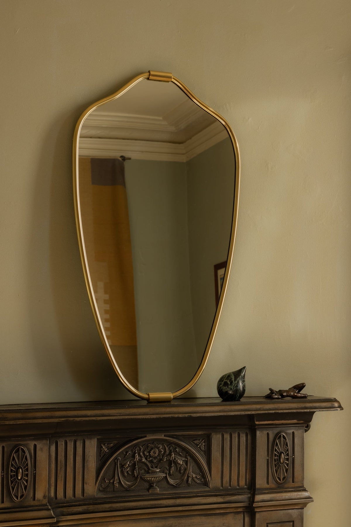 Senne Mirror Brass in styled setting