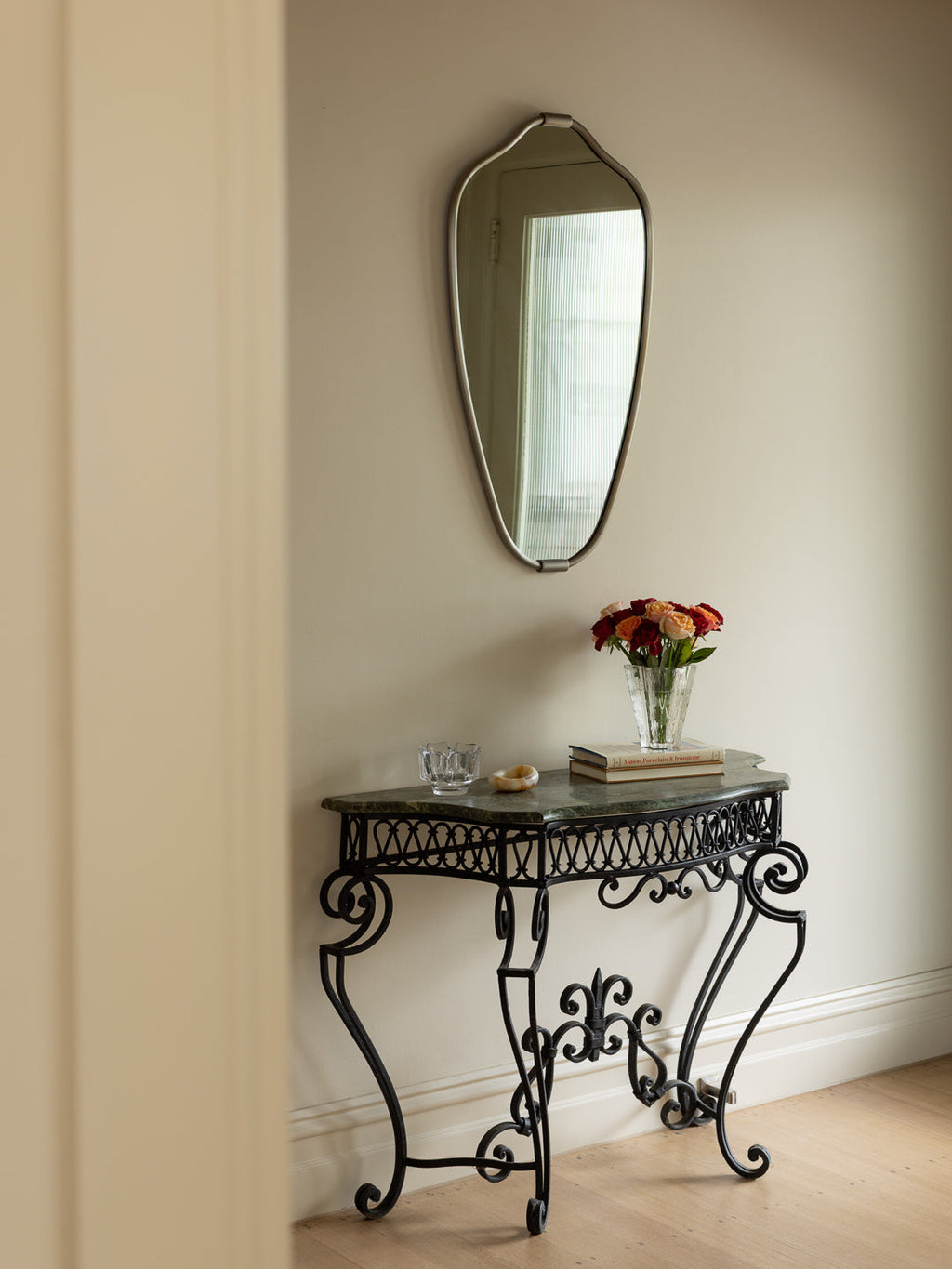 Senne mirror silver in styled interior