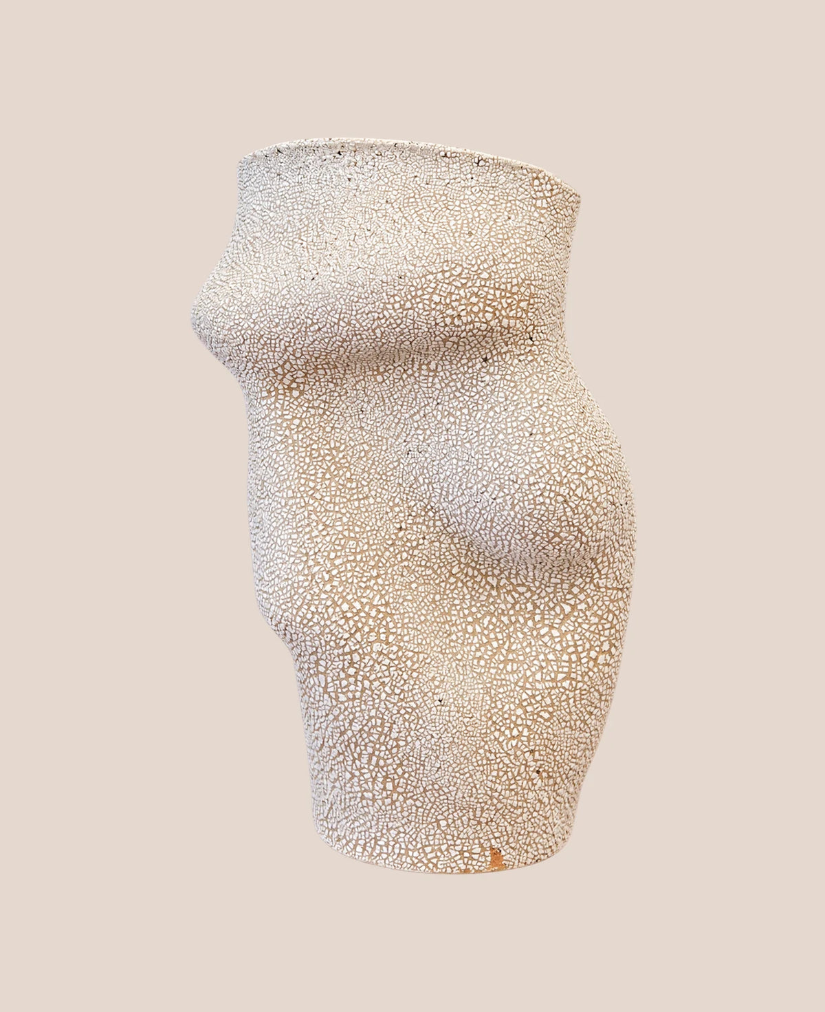 soft-edge-by-emma-lindegaard-handmade-perth-ceramic-vessel