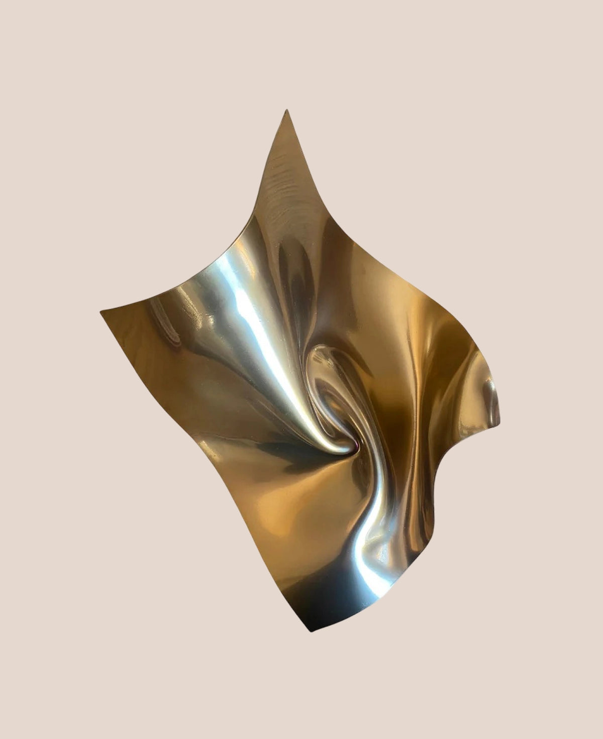 whispers-of-gold-resin-sculpture-by-mariel-gold