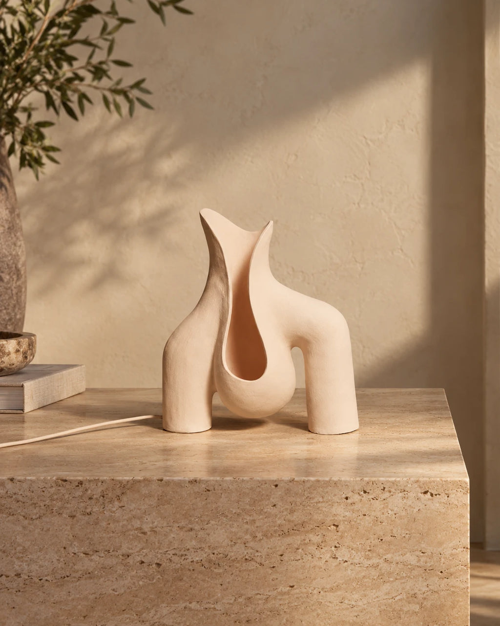 womb-table-lamp-02-1